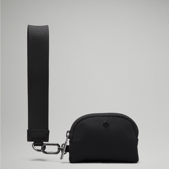 Lululemon Dual Pouch Wristlet – Black – EUC - Picture 4 of 5